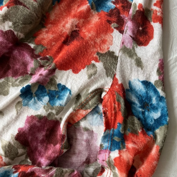 FOREVER 21 floral hi-low top with tail & open back - Picture 5 of 8